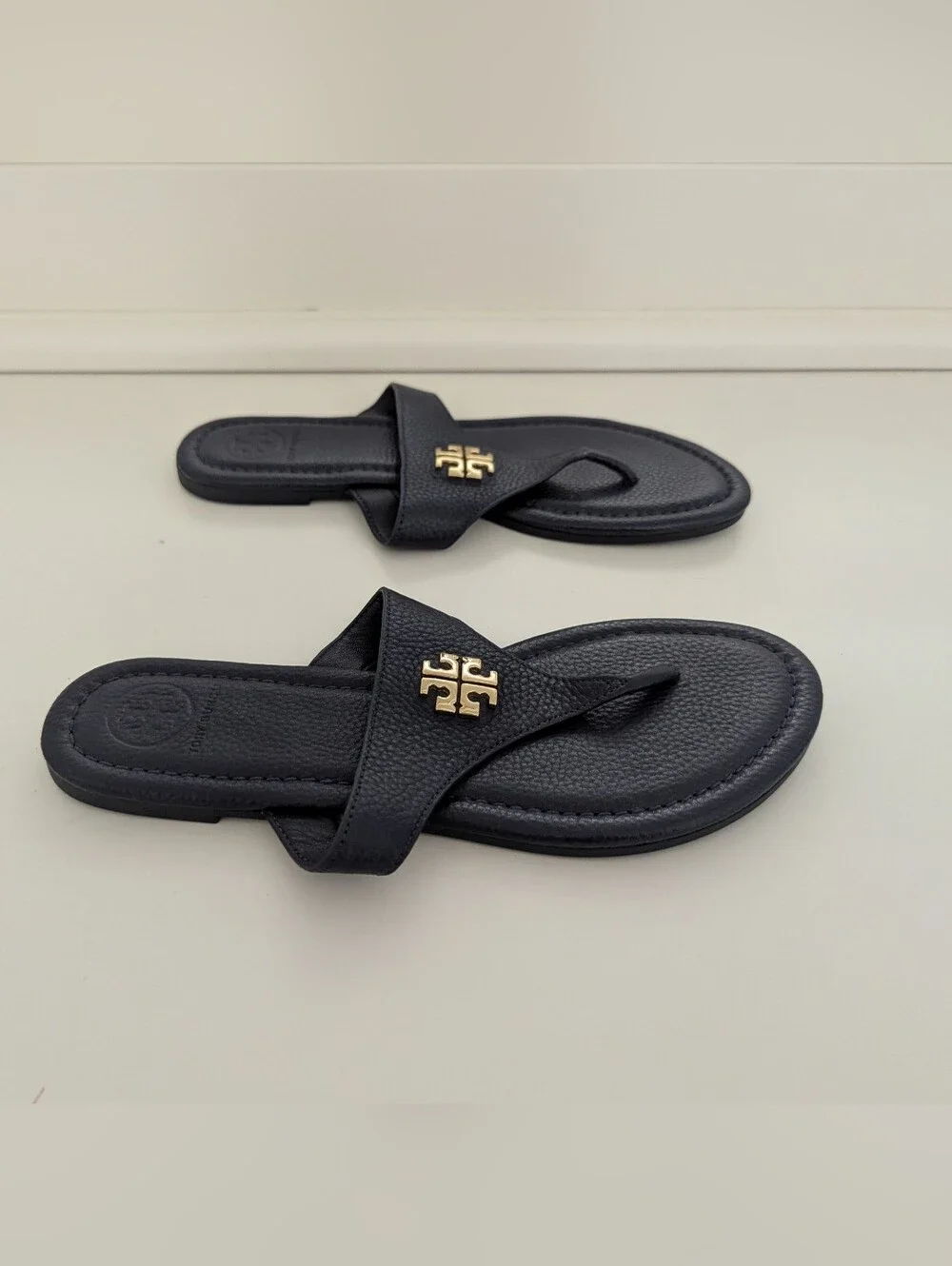 EUC! Tory Burch Jolie Flat Thong Sandal In Navy Blue Size 6.5